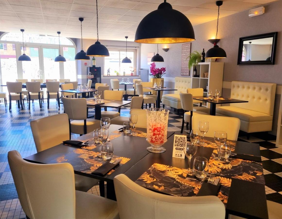 Hotel Restaurant Du Commerce Estang Exteriör bild