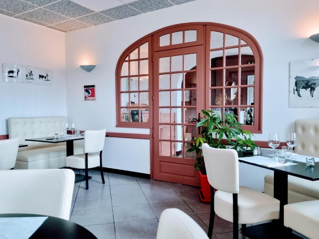 Hotel Restaurant Du Commerce Estang Exteriör bild