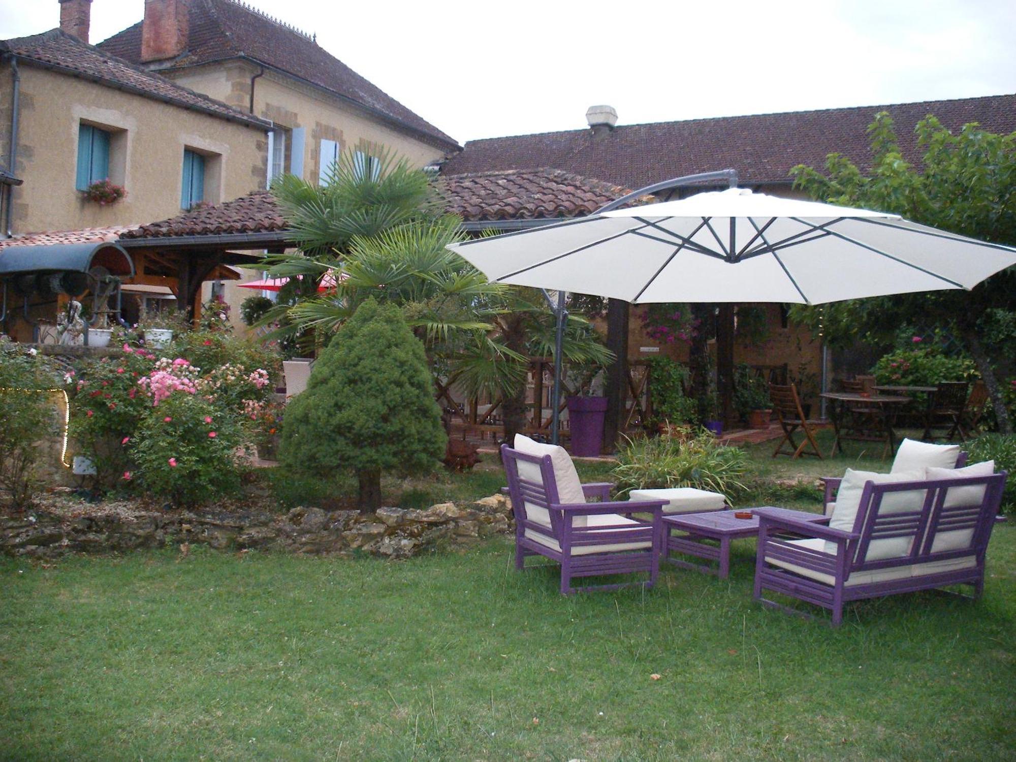 Hotel Restaurant Du Commerce Estang Exteriör bild