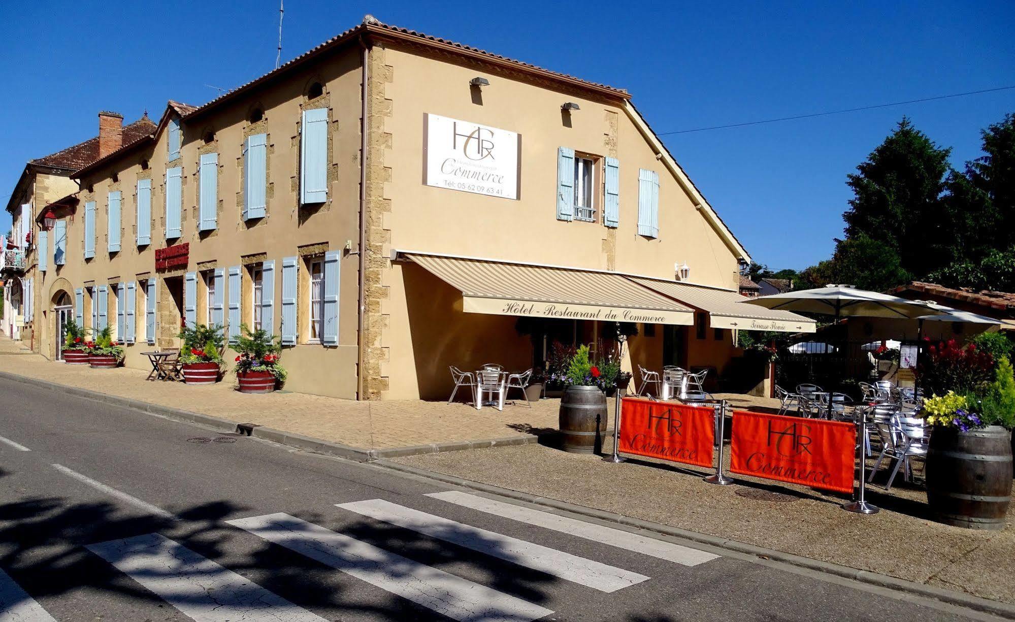 Hotel Restaurant Du Commerce Estang Exteriör bild
